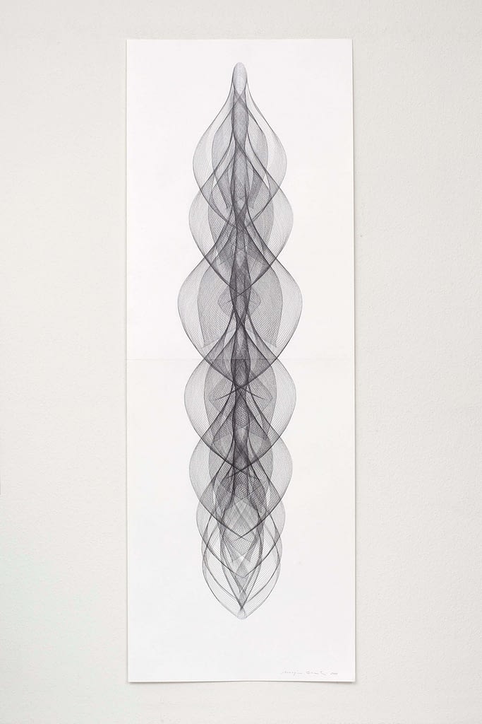 Aus der Serie „Zentriert", 2018, Bleistift auf Papier, 168.2 x 59.4 cm